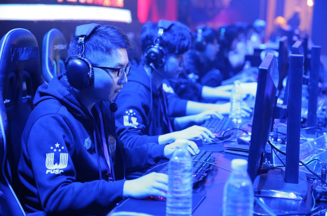 及其球迷而 及其球迷而