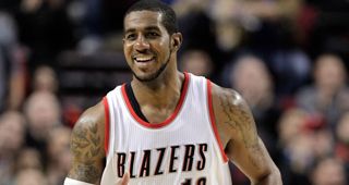 里也更易形 里也更易形