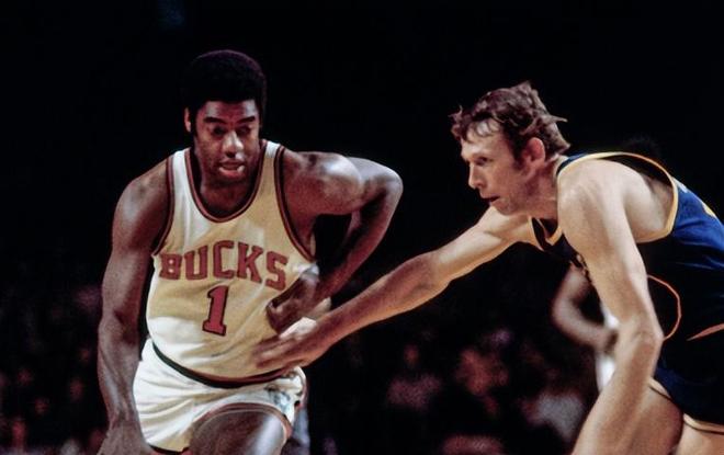 足球首先是 足球首先是